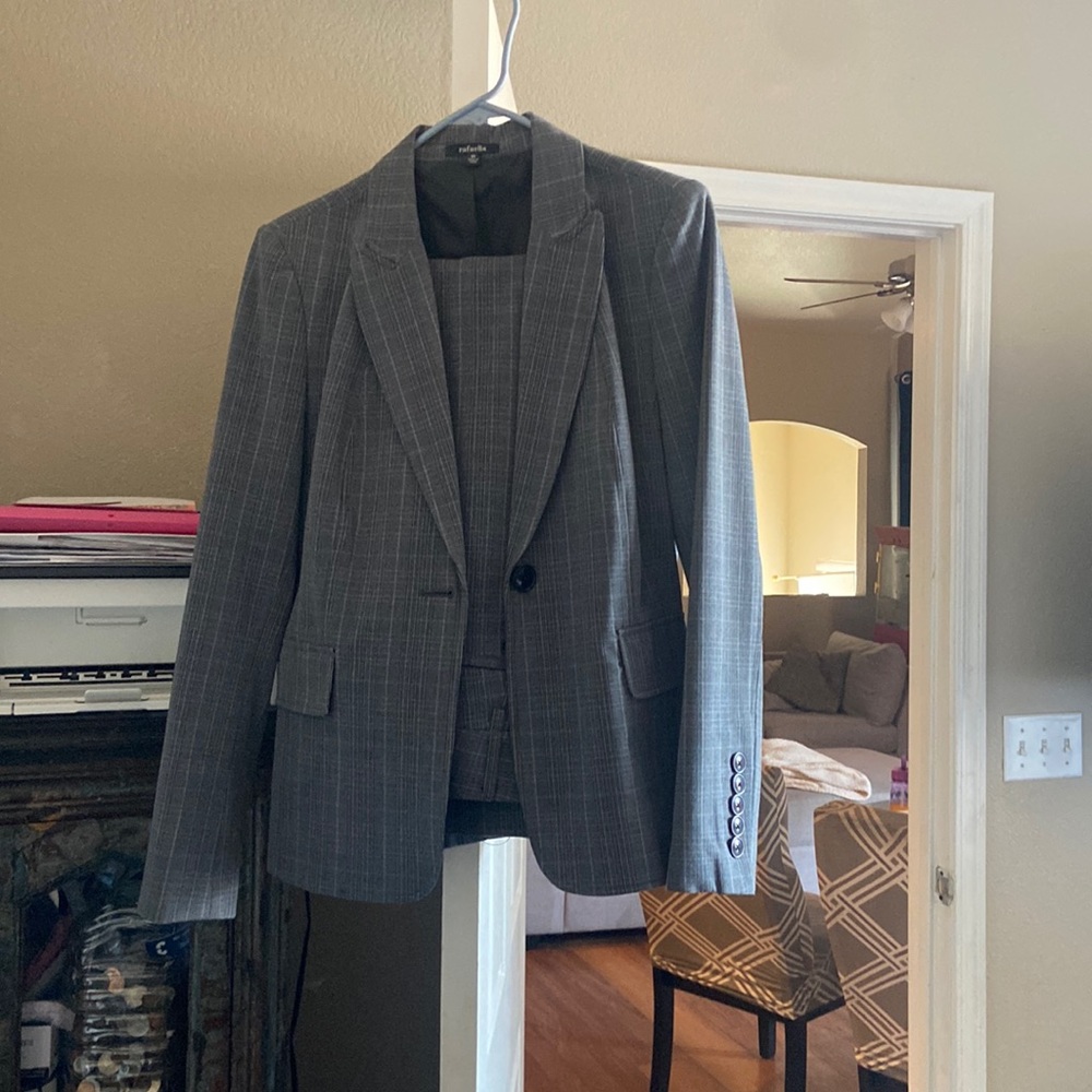 Rafaella Women’s suit jacket with matching slacks.